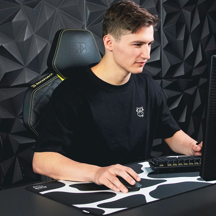 Jonzy Mousepad